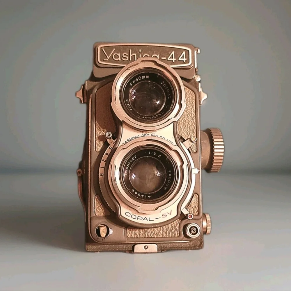 Vintage Yashica-44 Classic Camera